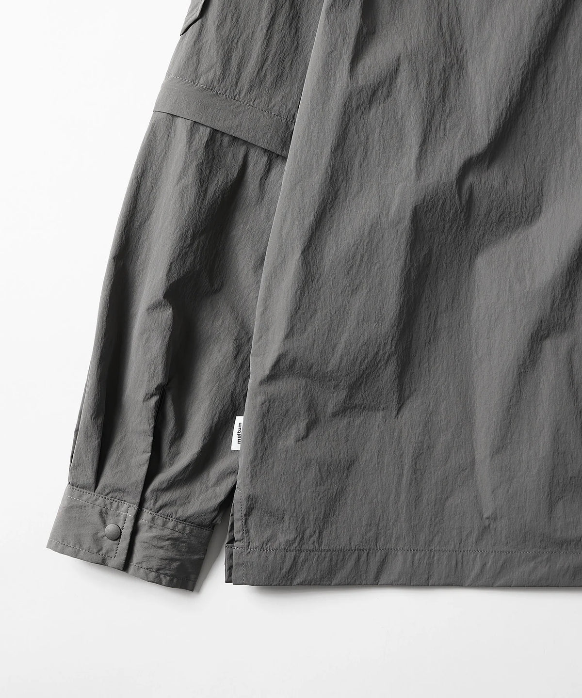 DETACHABLE TECH SHIRT