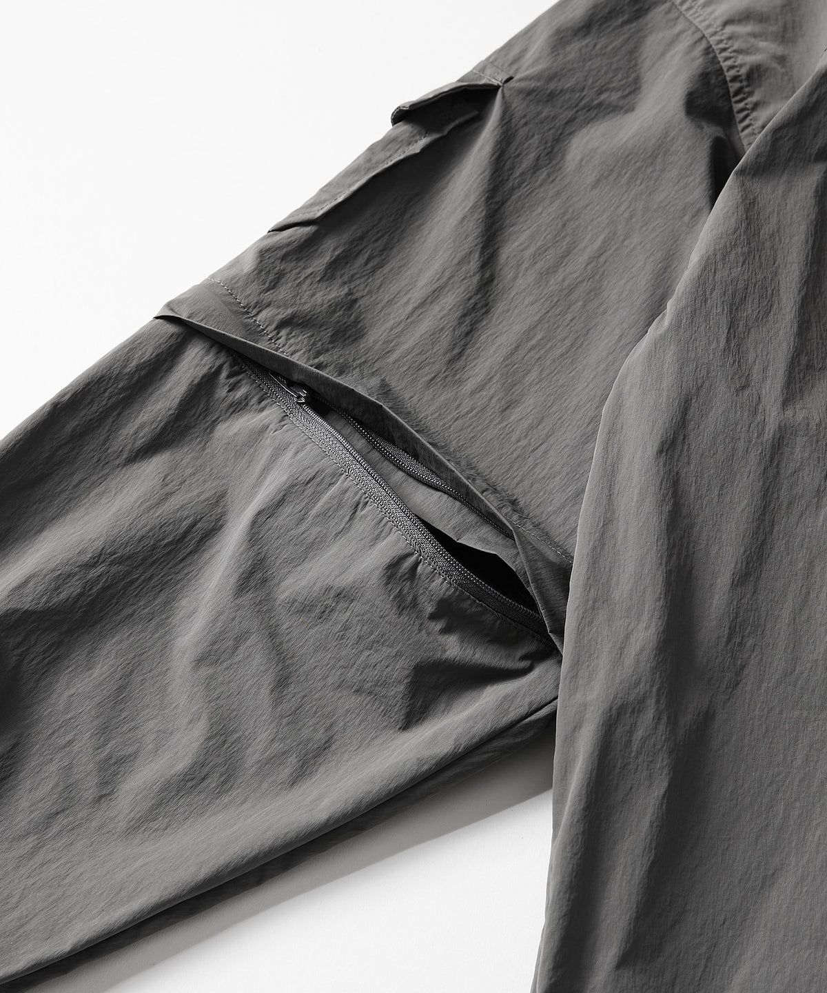 DETACHABLE TECH SHIRT
