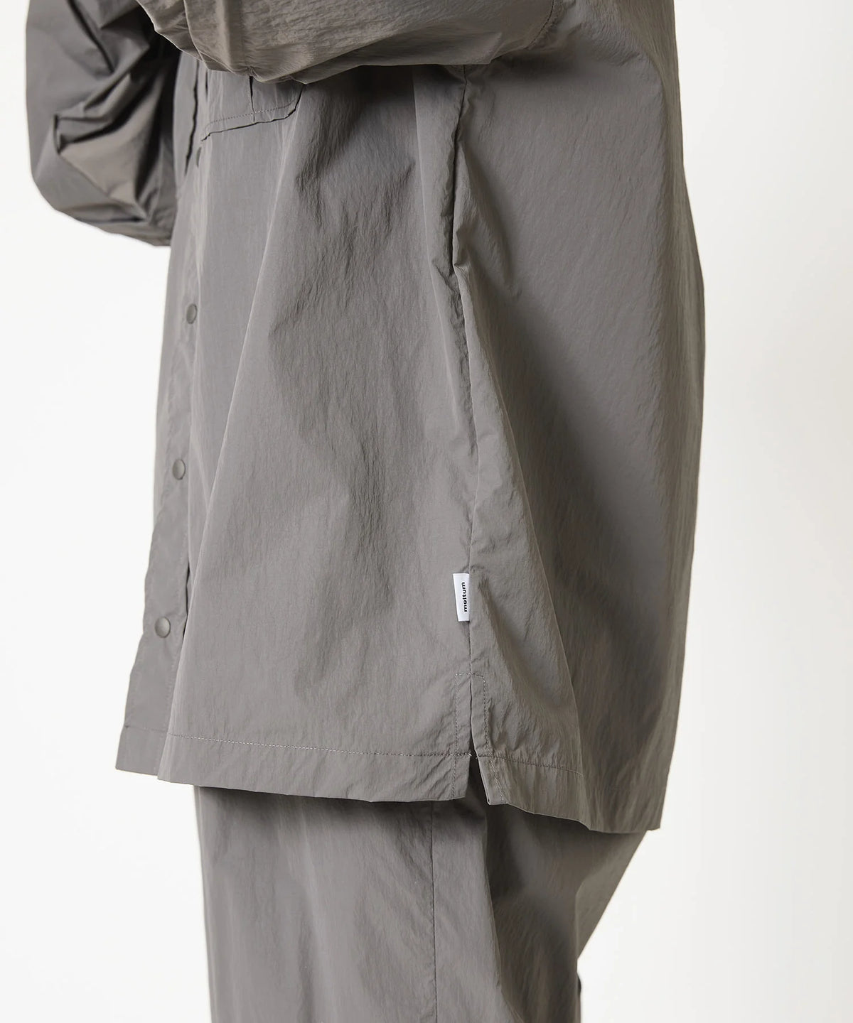DETACHABLE TECH SHIRT
