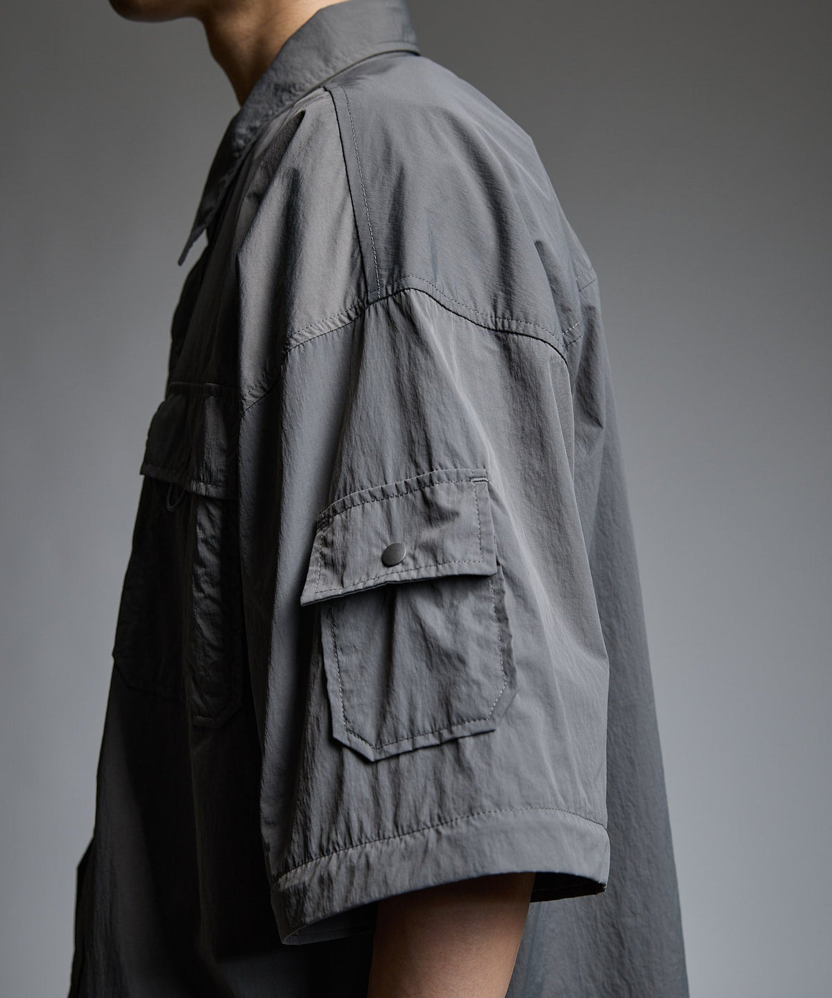 DETACHABLE TECH SHIRT