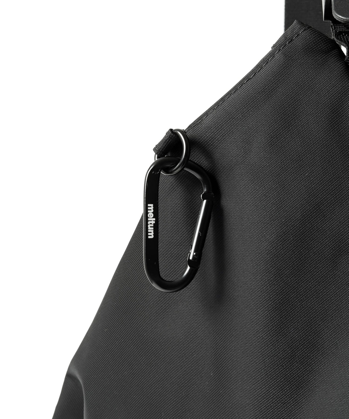 NYLON MESSENGER BAG