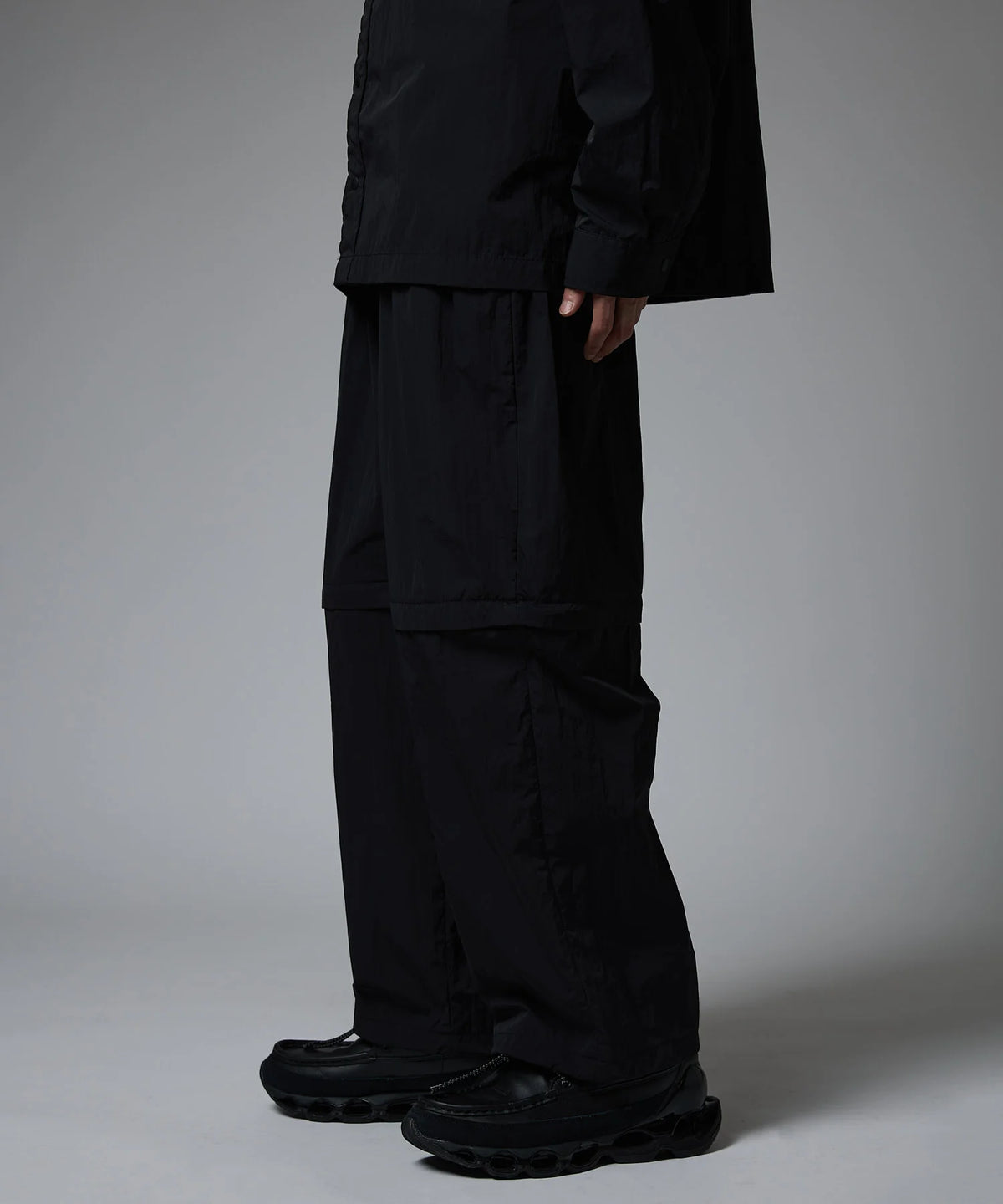 DETACHABLE TECH PANTS