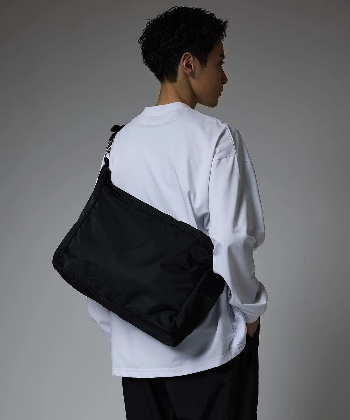 POUCH SHOULDER BAG