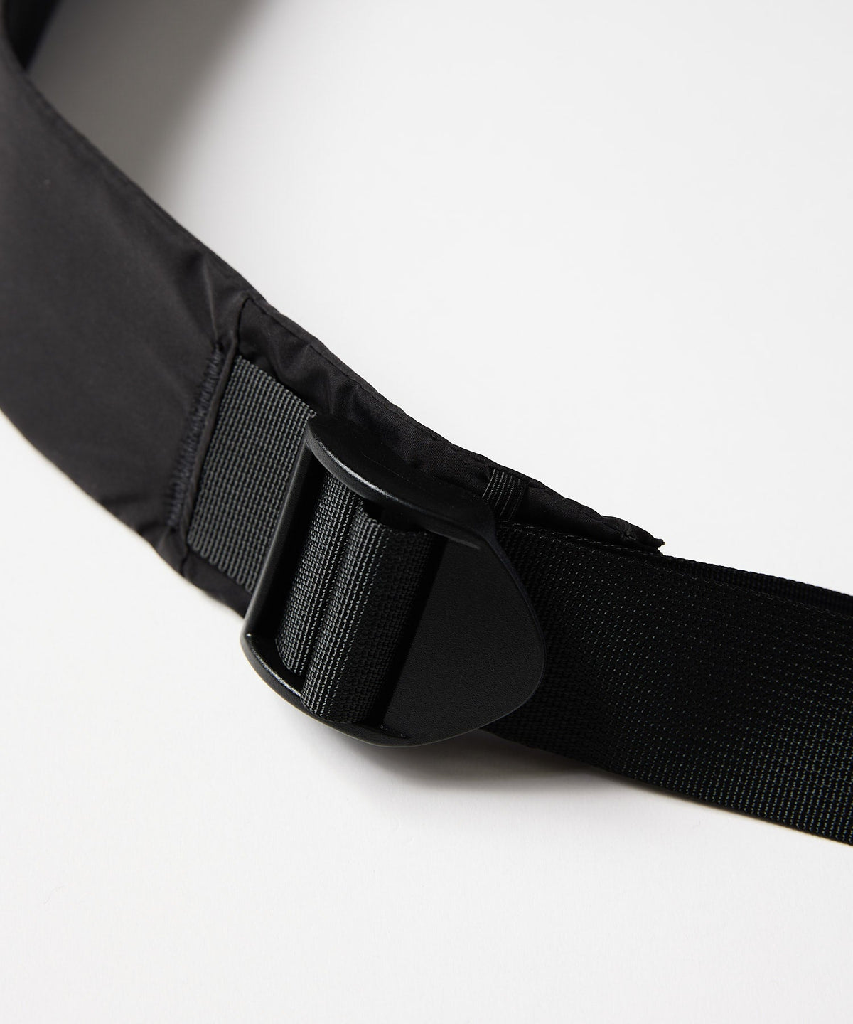 COMPACT MESSENGER BAG