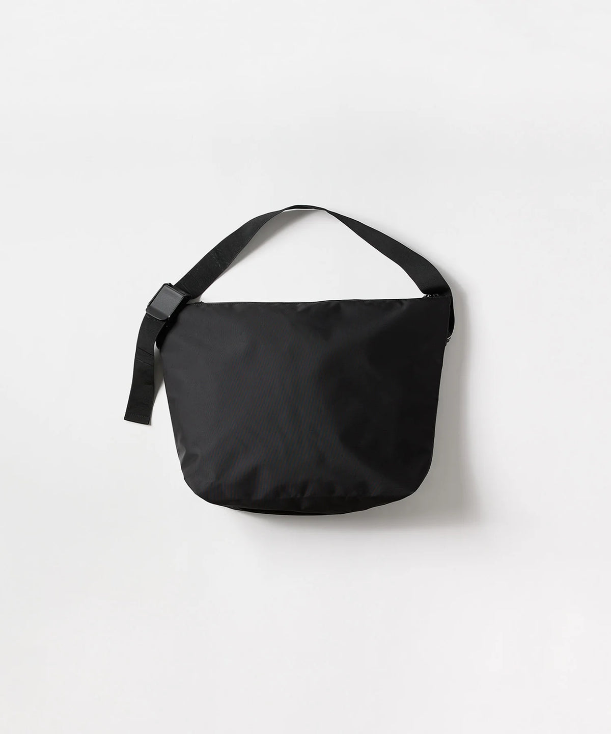 NYLON MESSENGER BAG
