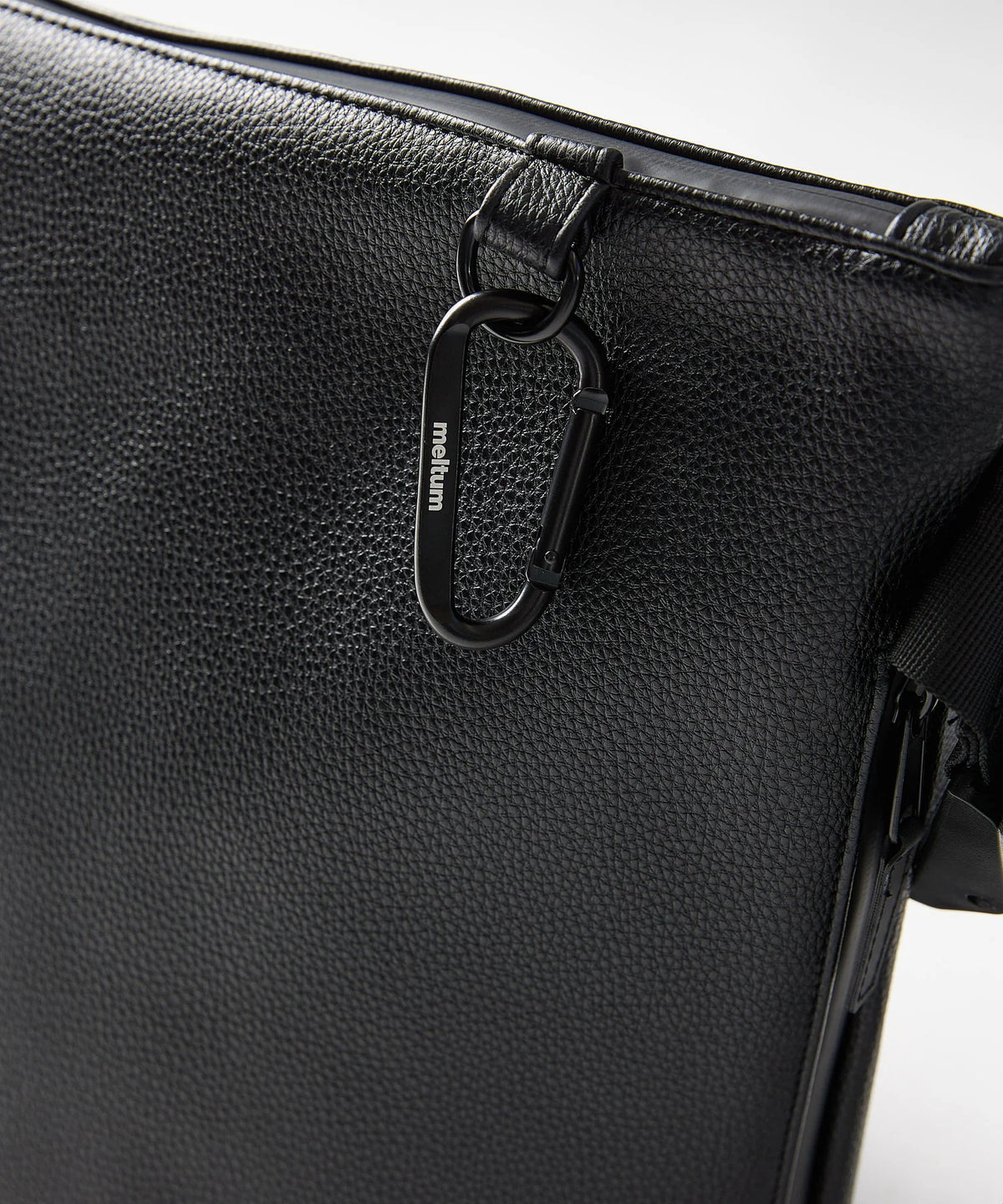 LEATHER MESSENGER BAG