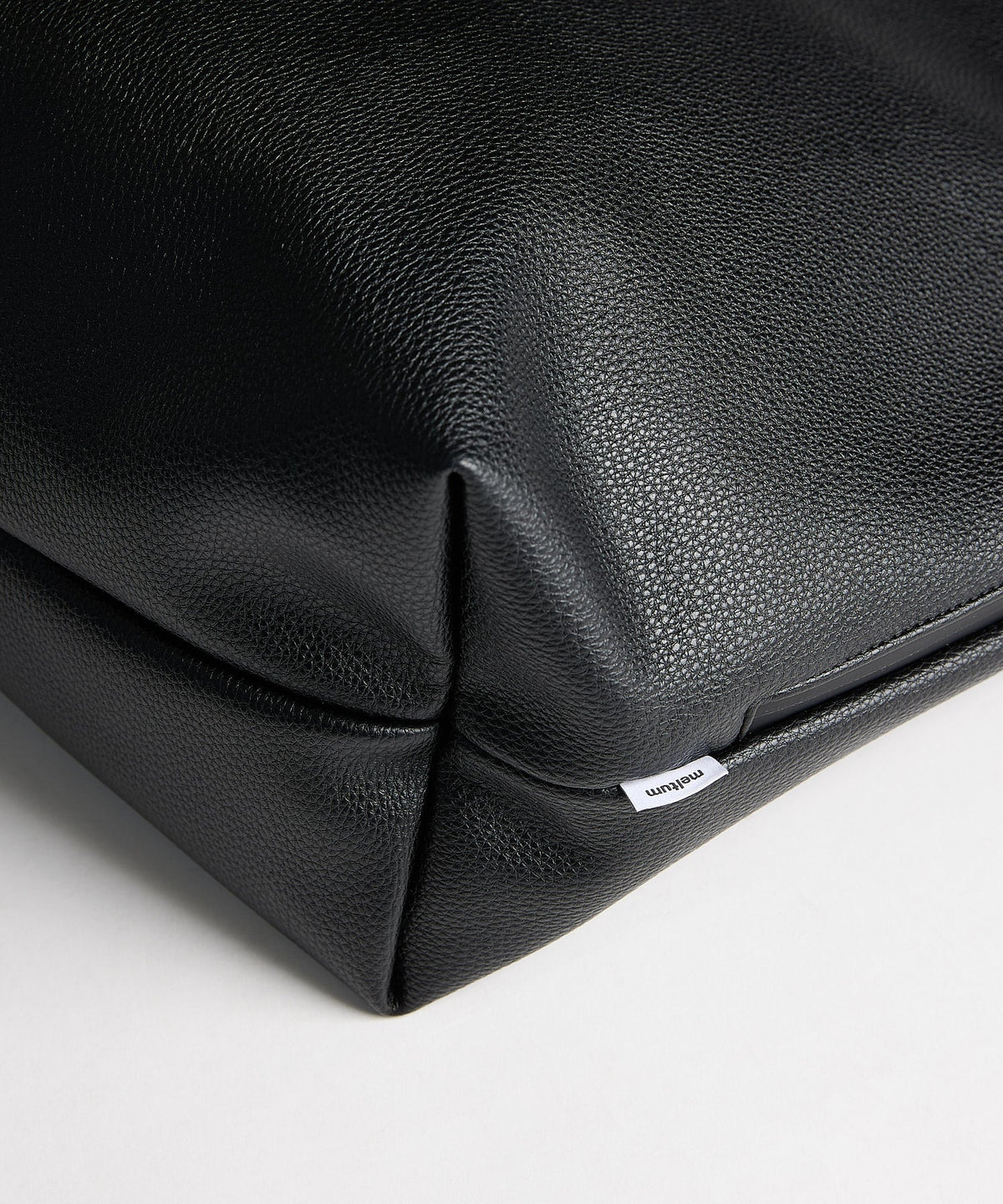 LEATHER MESSENGER BAG
