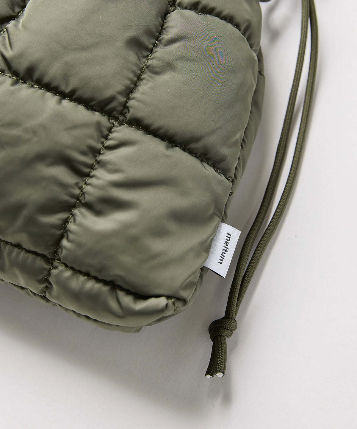 QUILT SHOULDER POUCH