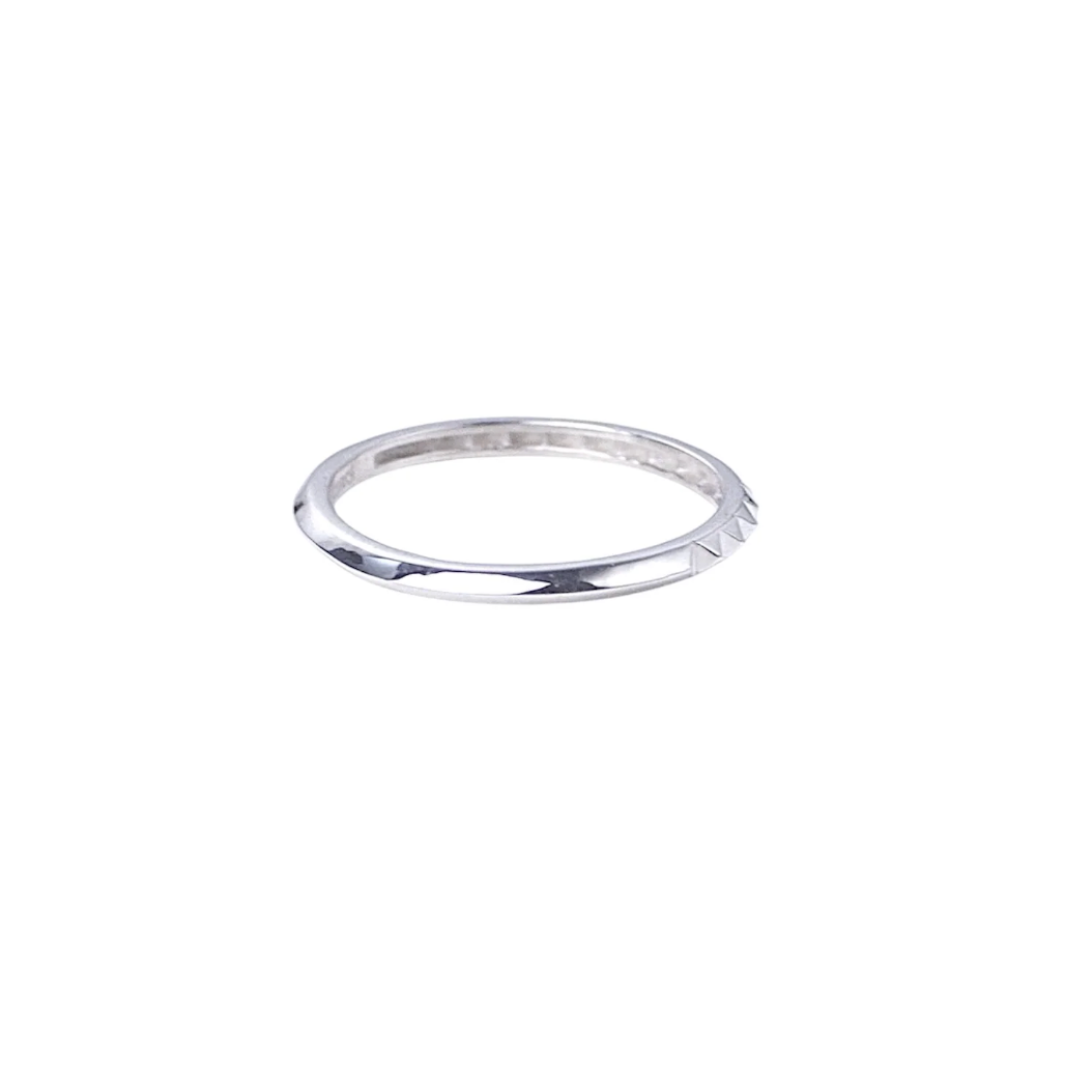 micro pyramid studs ring (silver)
