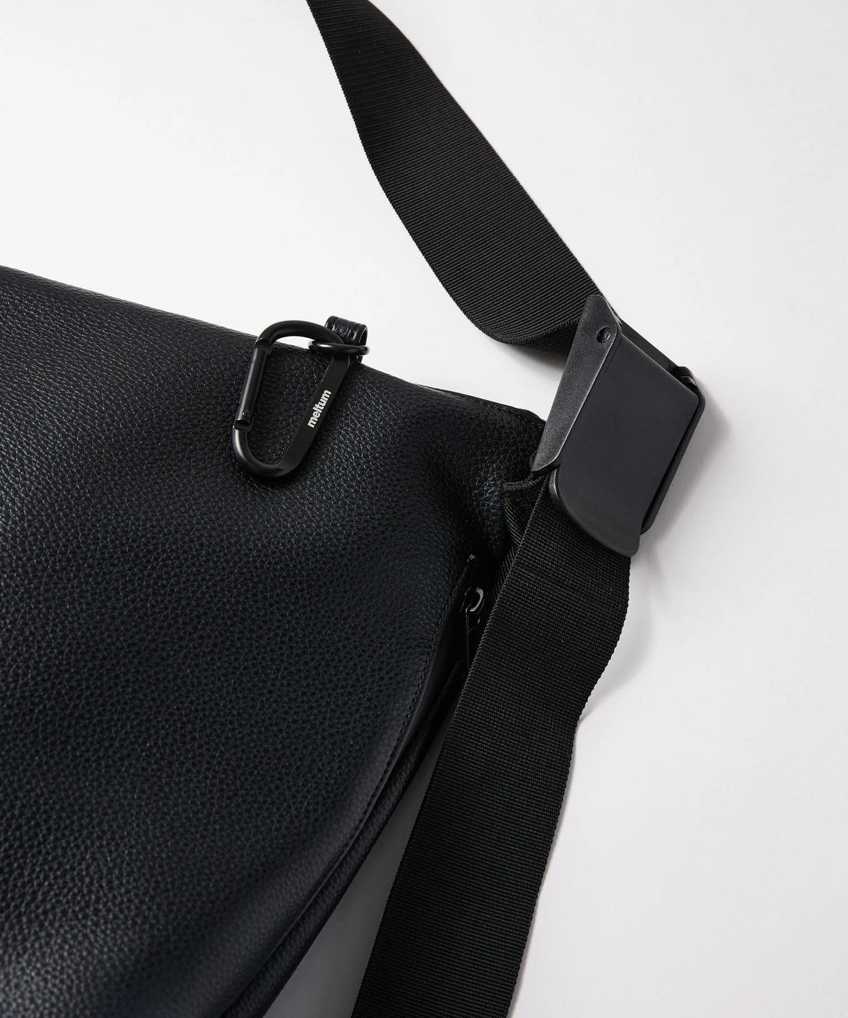 LEATHER MESSENGER BAG(M)