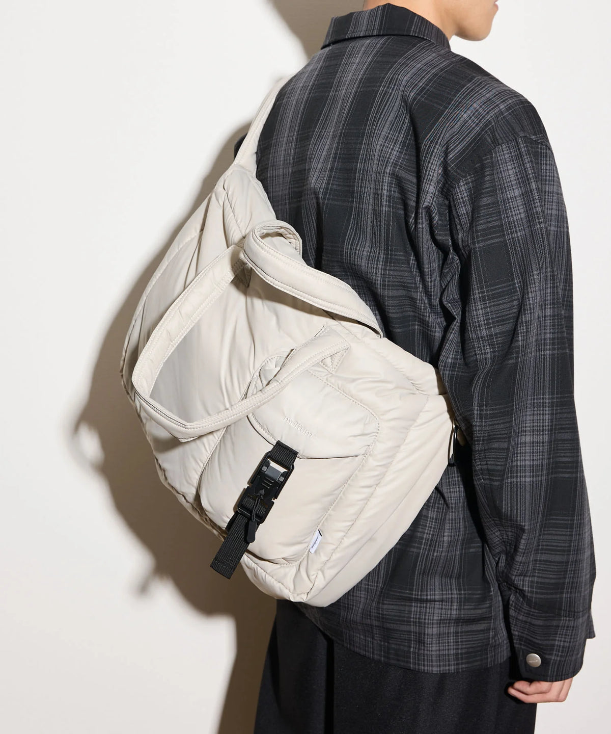 PADDING SHOULDER BAG