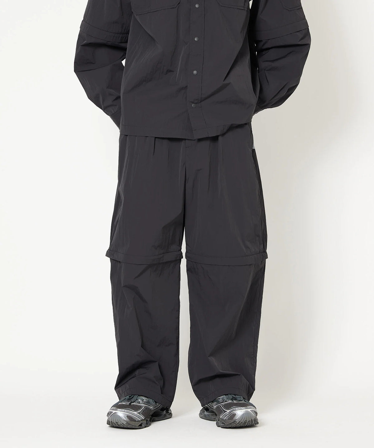 DETACHABLE TECH PANTS