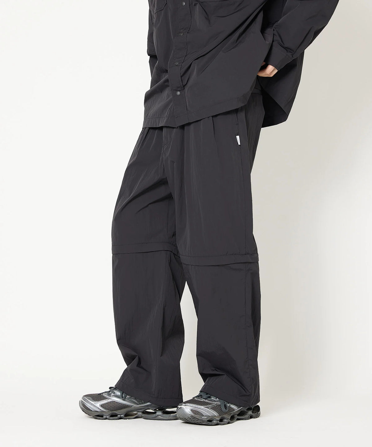 DETACHABLE TECH PANTS
