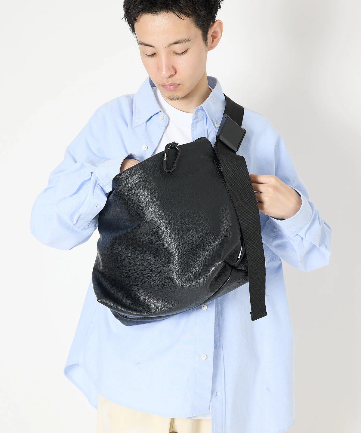 LEATHER MESSENGER BAG(M)