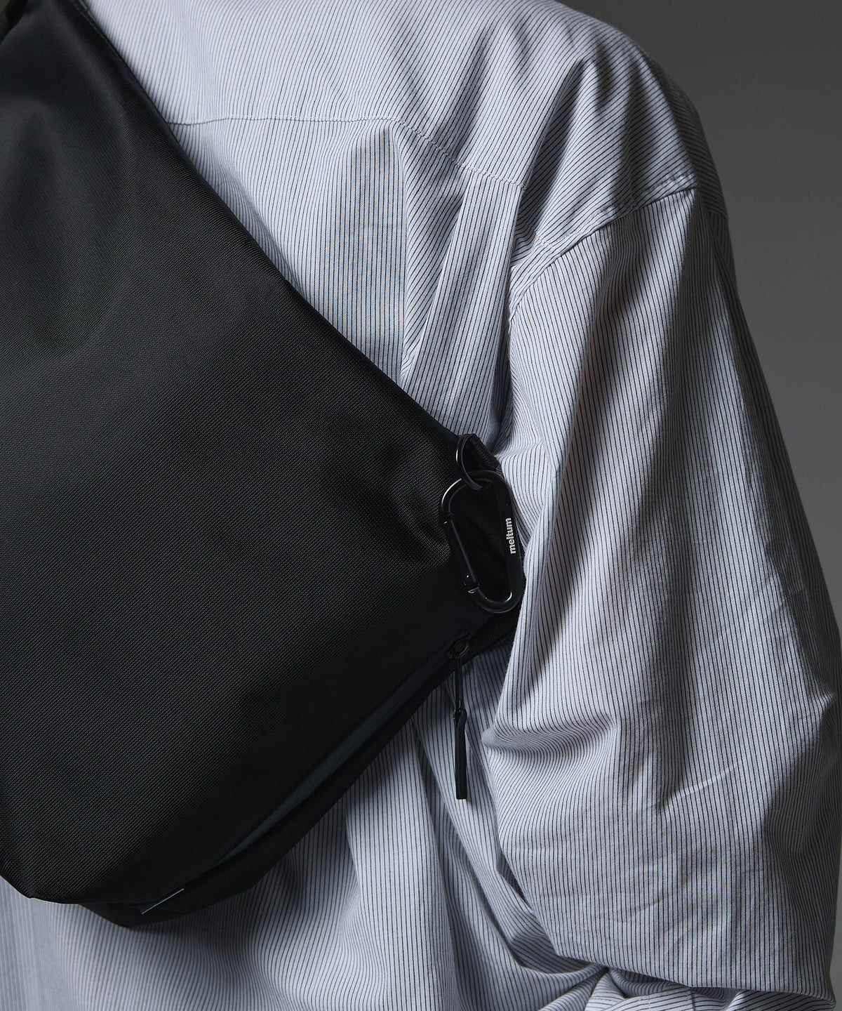 NYLON MESSENGER BAG(M)