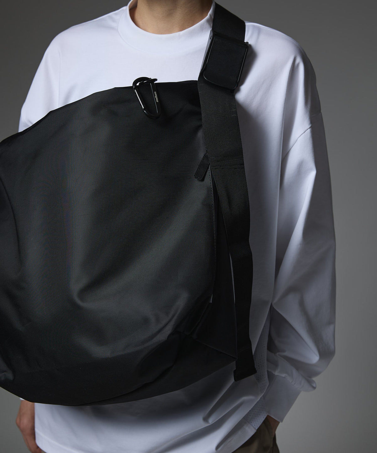 NYLON MESSENGER BAG