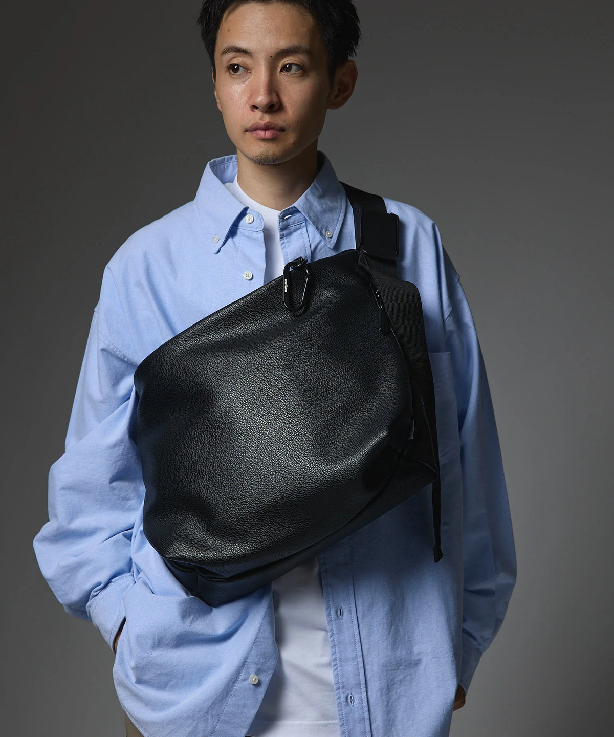LEATHER MESSENGER BAG(M)
