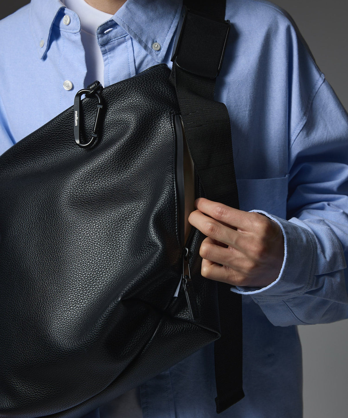 LEATHER MESSENGER BAG(M)