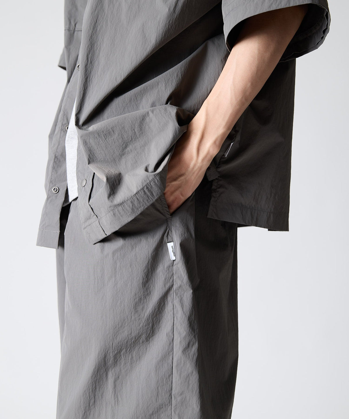 DETACHABLE TECH PANTS