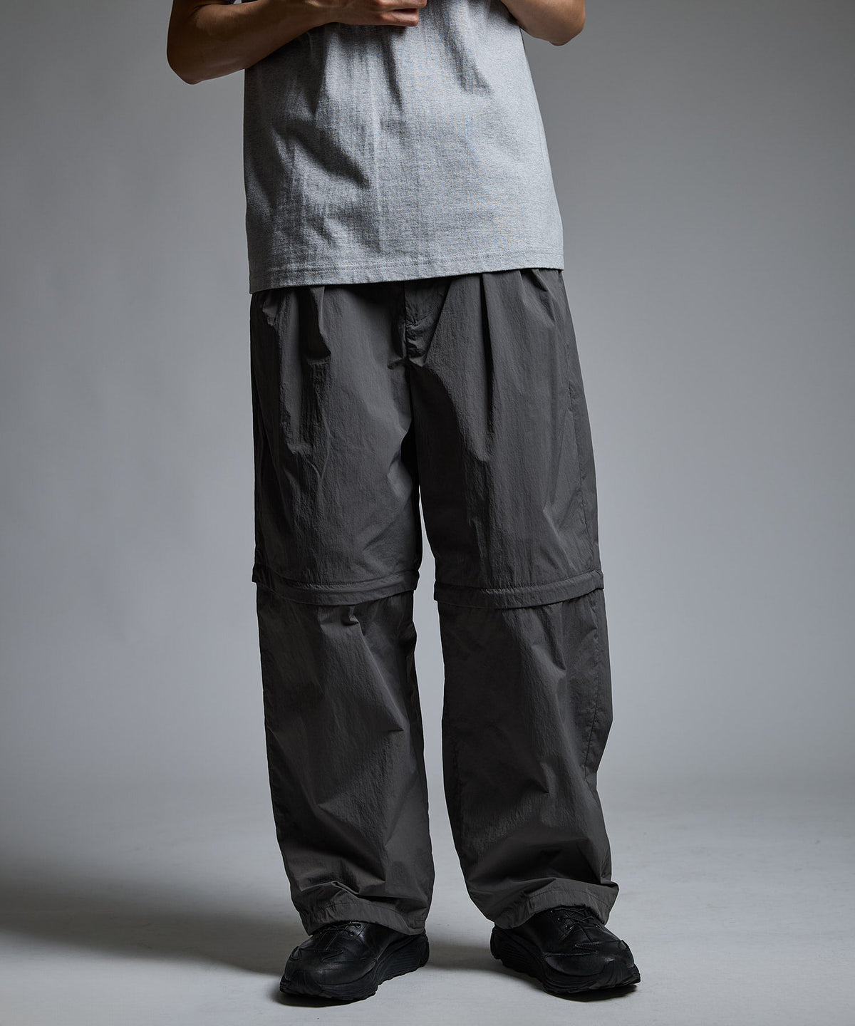 DETACHABLE TECH PANTS