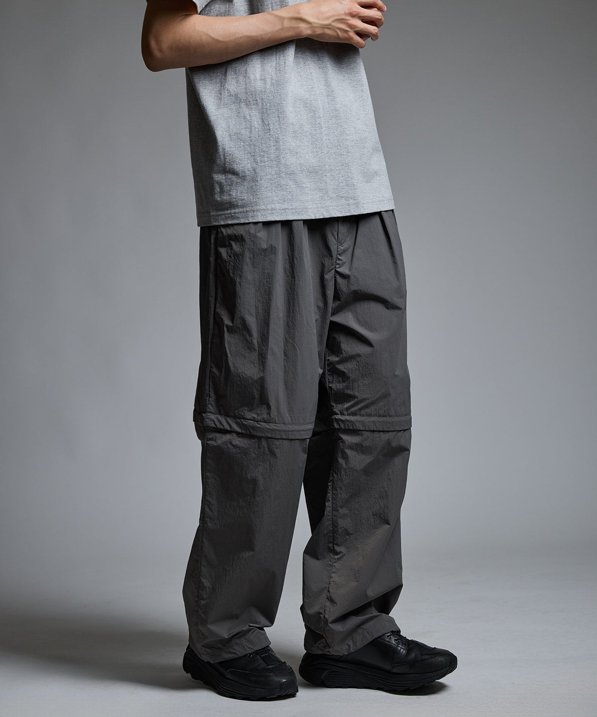 DETACHABLE TECH PANTS