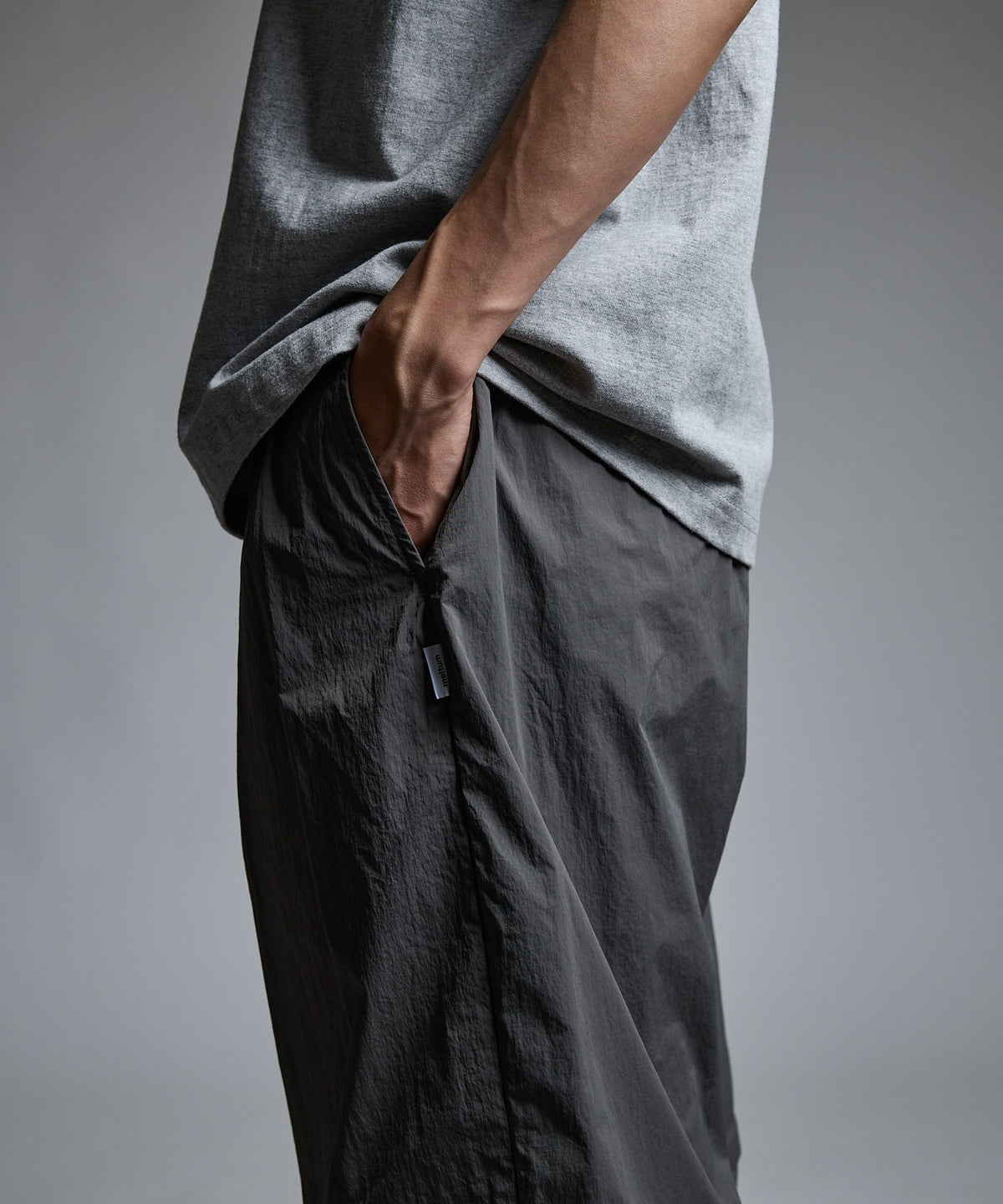 DETACHABLE TECH PANTS
