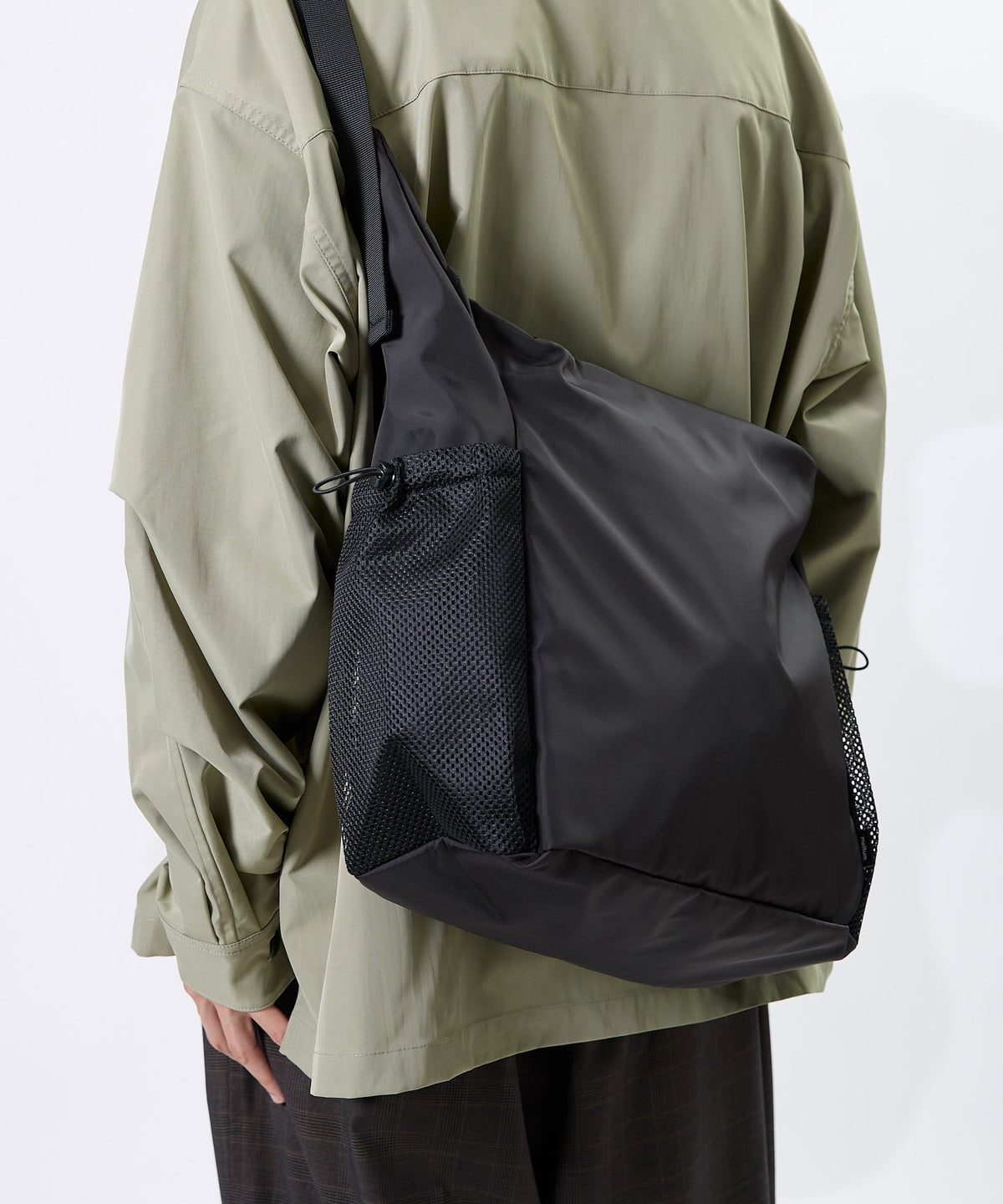 DAILY NYLON SHOULDER