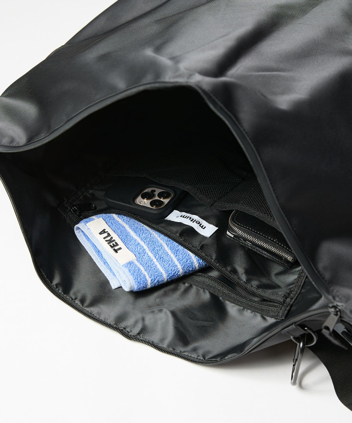 NYLON MESSENGER BAG