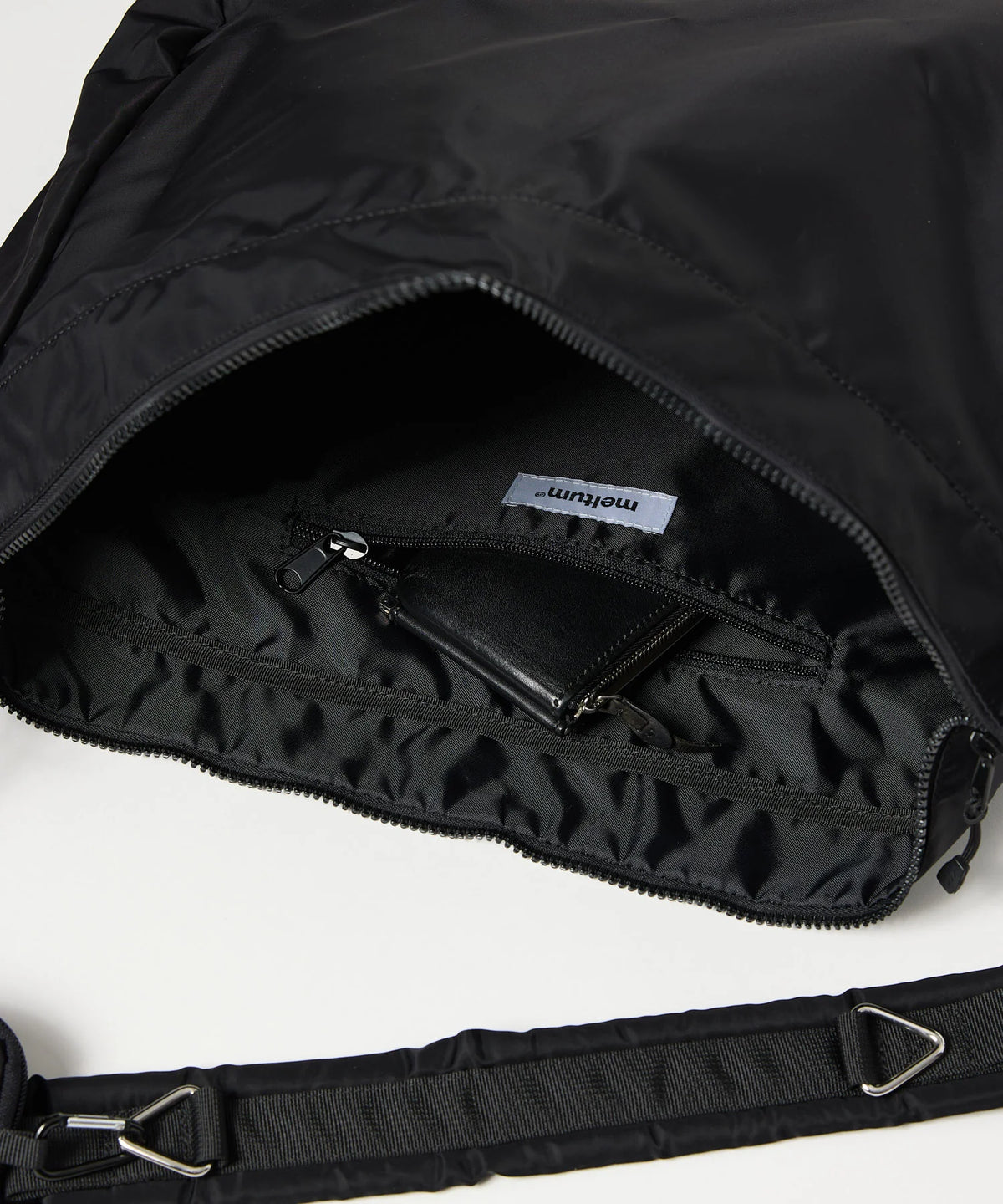 POUCH SHOULDER BAG