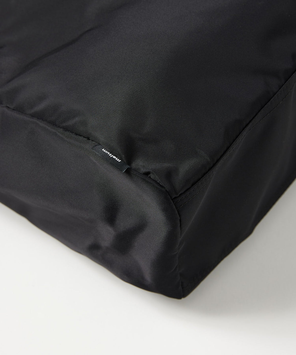 POUCH SHOULDER BAG