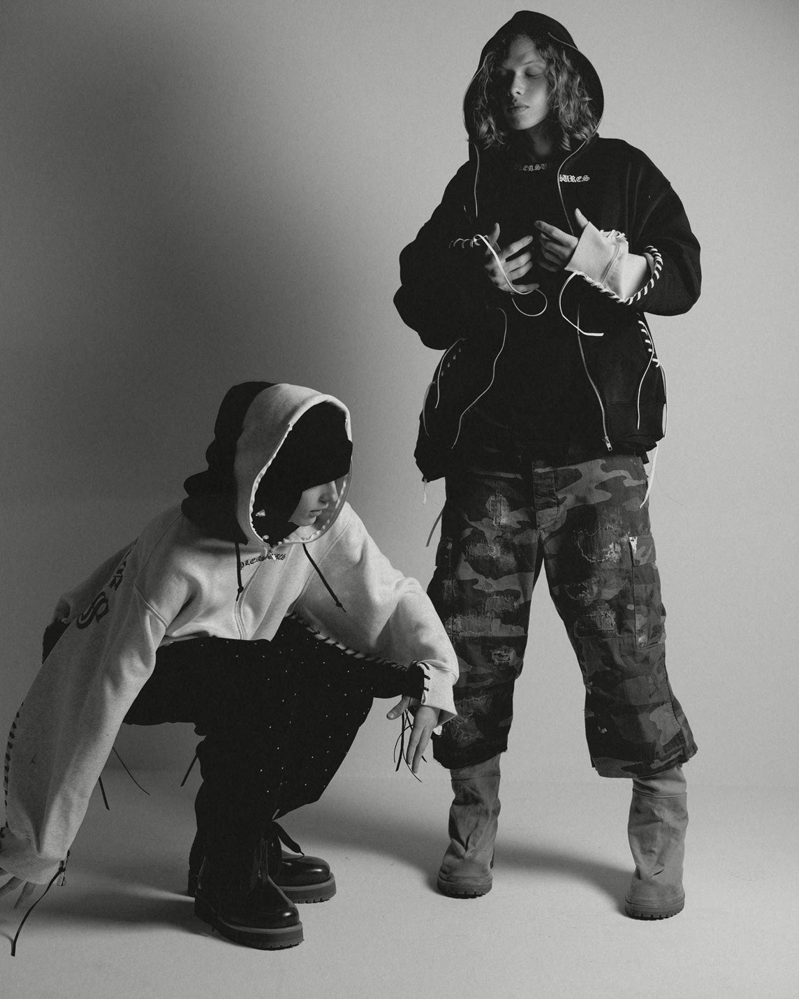 PLEASURES × DISCOVERED DOUBLE LAYERED HOODIE