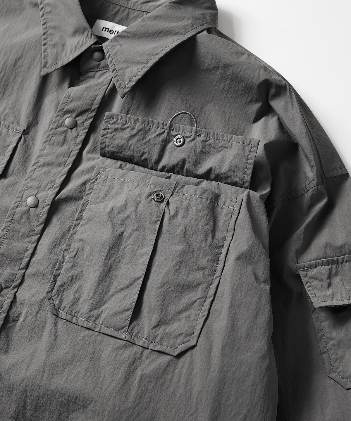 DETACHABLE TECH SHIRT