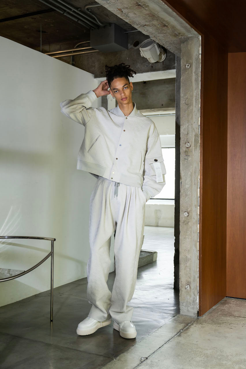 Original fabric 3-tucked easy trousers (ICE GRAY)