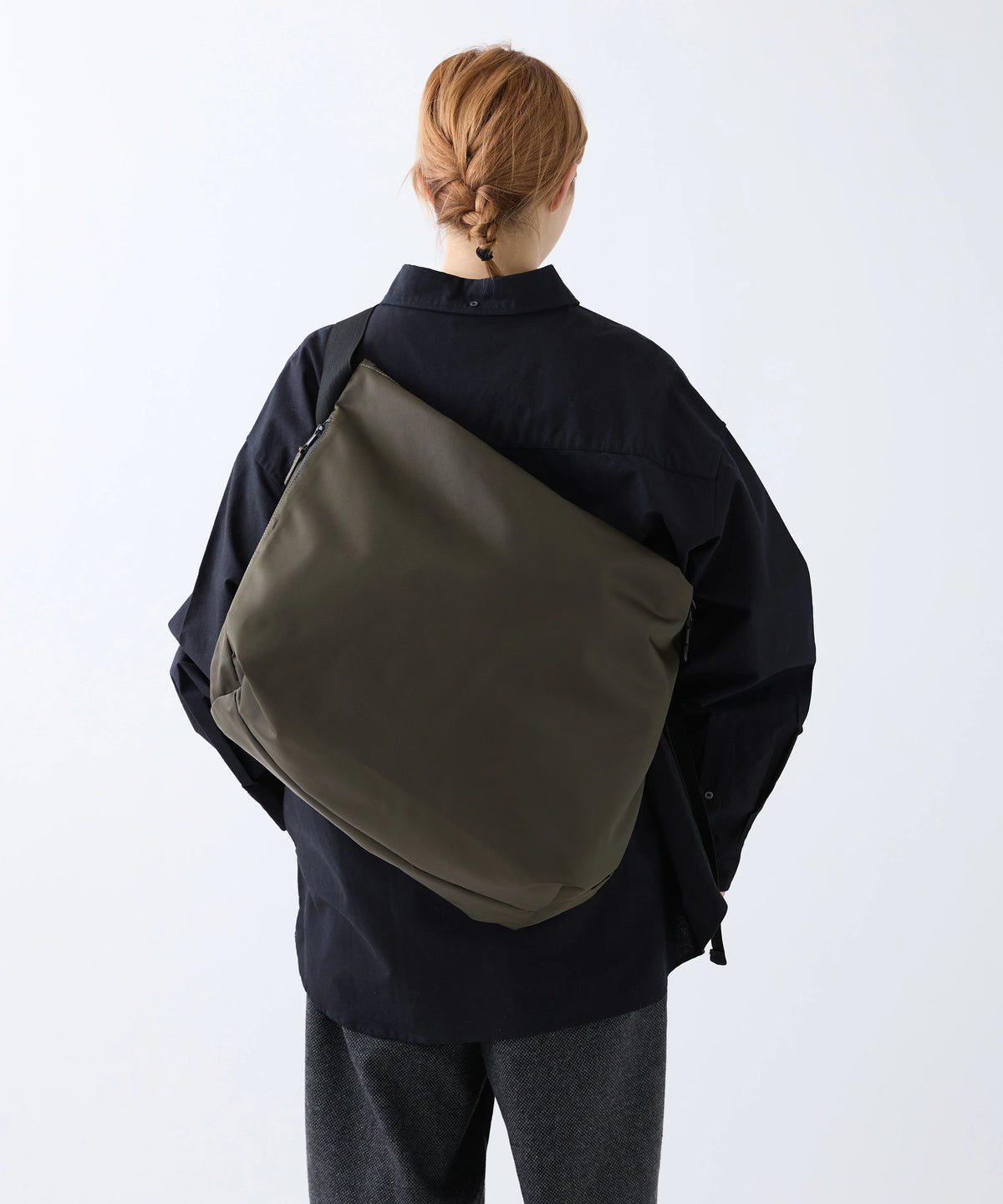 NYLON MESSENGER BAG meltum メルタム